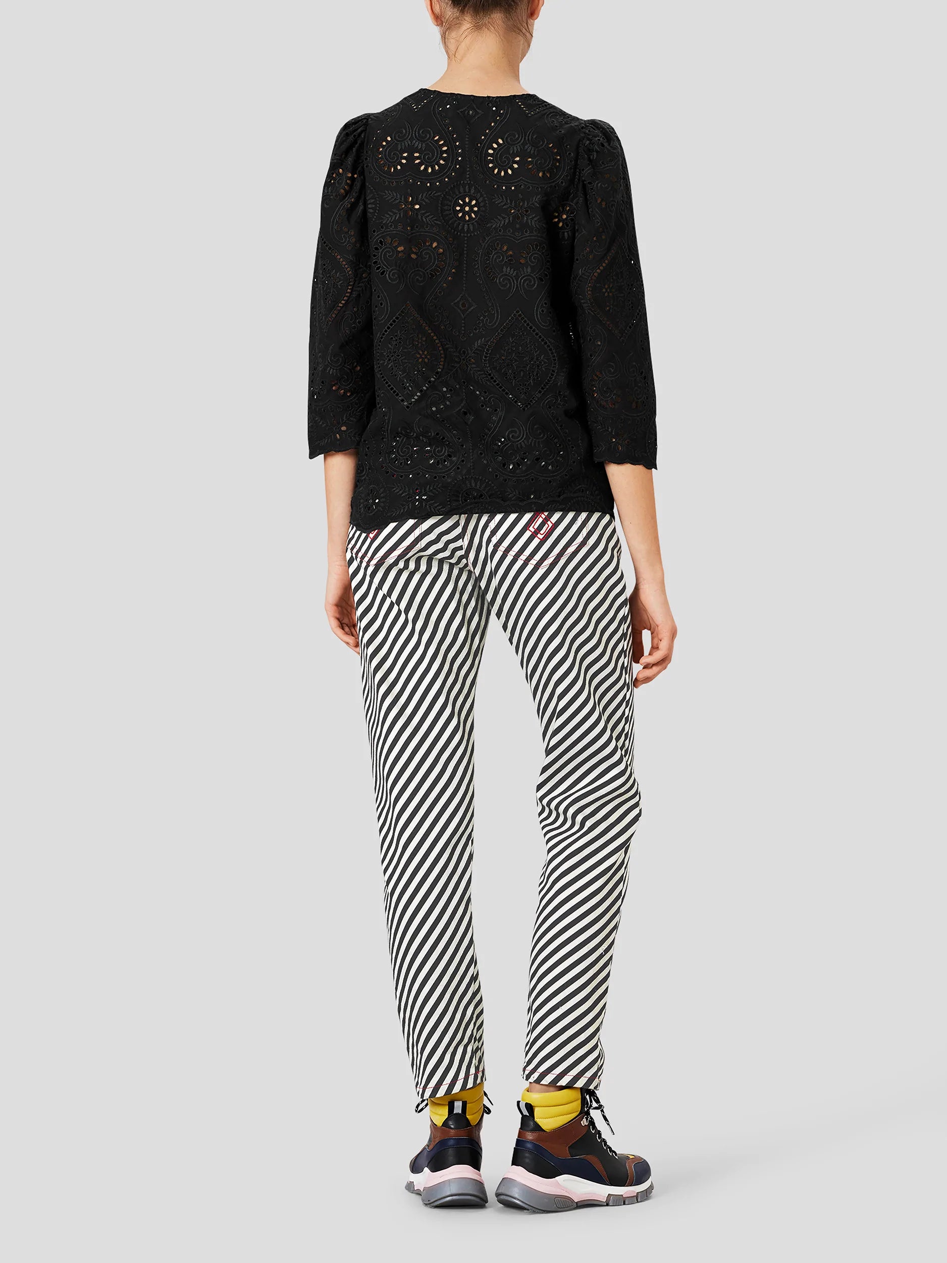 NIFTY - BLACK